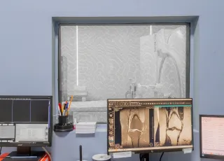 Компьютер и МРТ аппарат